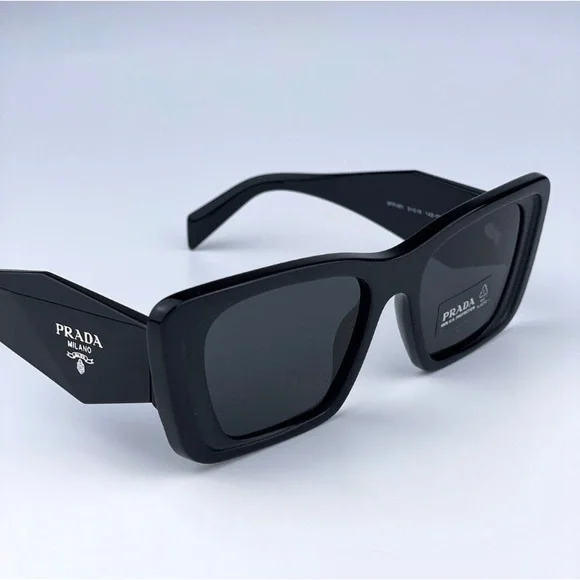 New - Prada PRO8YS 1AB5SO PR O8Y
Black Dark Gray Cat Eye
Unisex Sunglasses - Picture 6 of 12